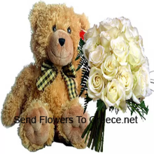 Букет из 19 белых роз с сезонными наполнителями вместе с милым 14-дюймовым коричневым медвежонком