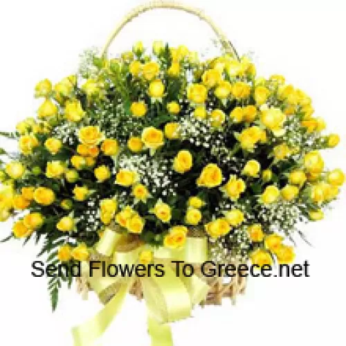 Een prachtige arrangement van 101 gele rozen met seizoensvullers