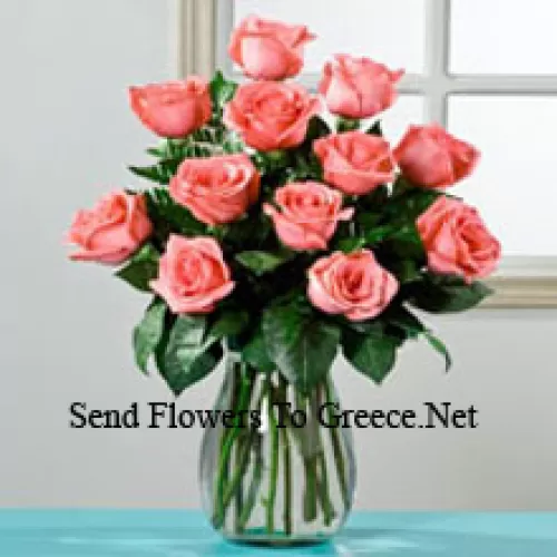 11 Ruža u boji roze u vazi
