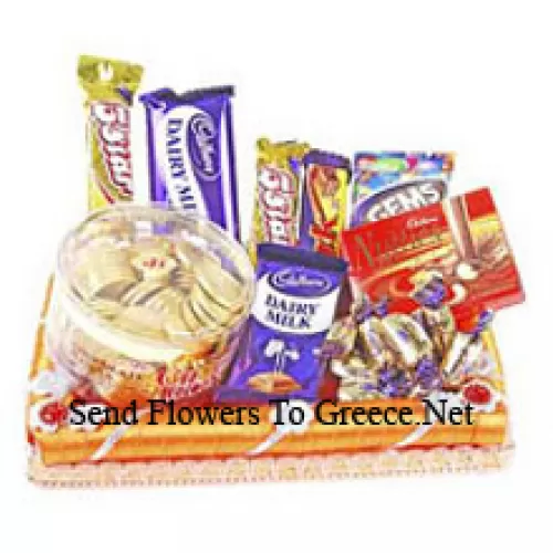 Подарочные завернутые разнообразные шоколадные конфеты (Этот продукт должен сопровождаться цветами)