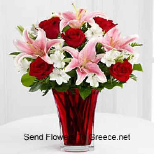 6 ורדים אדומים ו-5 ליליות ורודות עם מילוי עונתי בצנצנת זכוכית יפה