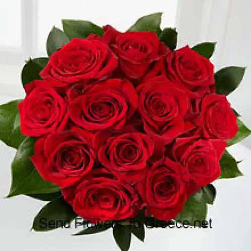 11本の赤いバラの束