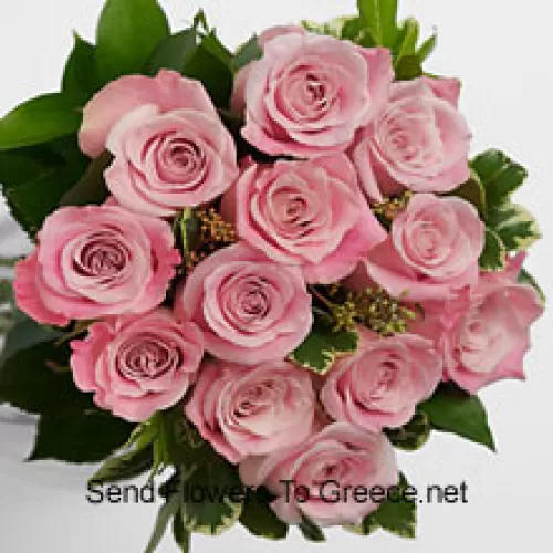 Buchet cu 11 trandafiri roz