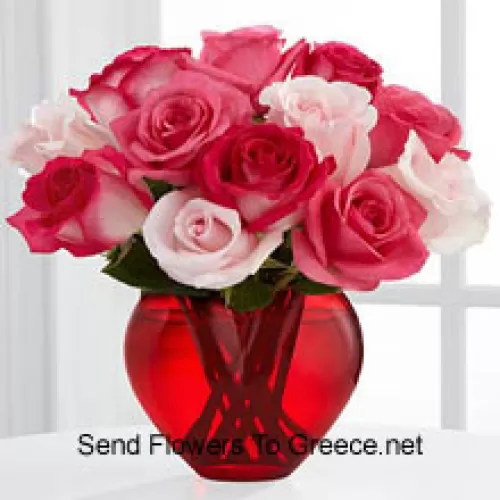 8 Rosas Rosas Escuras Com 5 Rosas Rosas Claras Em Um Vaso de Vidro