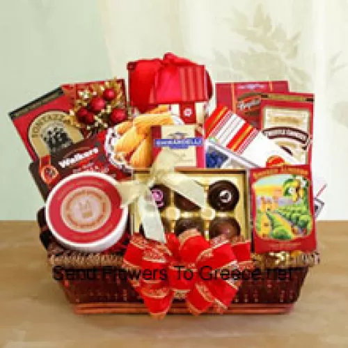 Envoyez vos vœux pour la fête des mères avec notre panier-cadeau gourmet conçu spécialement pour l'occasion. Notre délicieux panier contient des biscuits au sablé Walker, un assortiment de chocolats Ghirardelli, des bonbons jelly beans Jelly Belly, des bretzels au toffee au beurre, des cookies truffe, des torsades au fromage, des amandes fumées, du fromage, des biscuits anglais au thé, des craquelins, et une tablette de chocolat Ghirardelli. La variété le rend parfait lorsque vous voulez vous assurer qu'il y a quelque chose pour tout le monde à savourer. Elle adorera la présentation élégante avec un gros nœud sur le devant, et pourra garder le panier en osier pour l'utiliser longtemps après que la nourriture a été appréciée (Veuillez noter que nous nous réservons le droit de substituer tout produit par un produit équivalent en cas de non-disponibilité d'un certain produit)